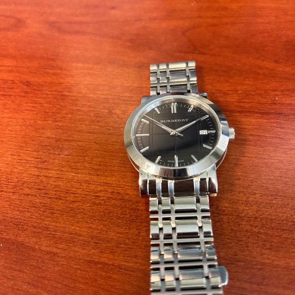 Burberry watch - Picture 1 of 1